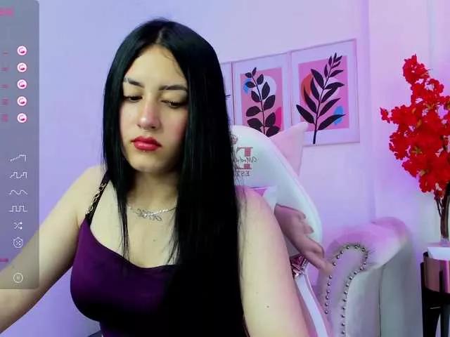 evelyn-aimar on BongaCams 