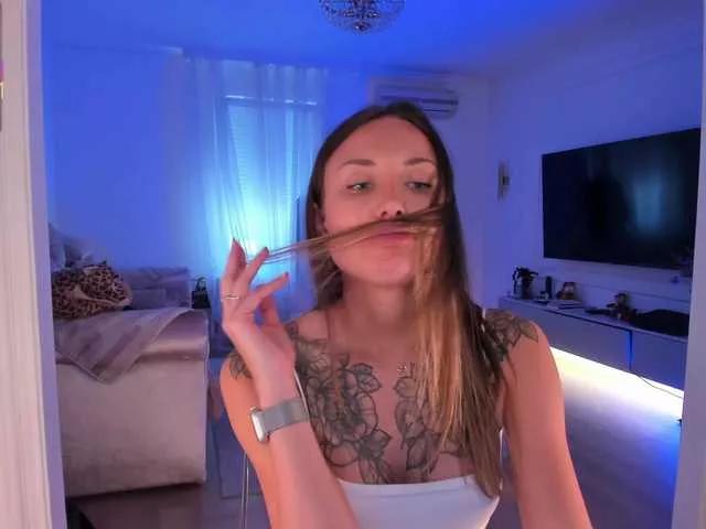 Foxe-Sailey on BongaCams