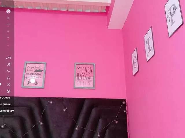 Freechat friendsmom on BongaCams