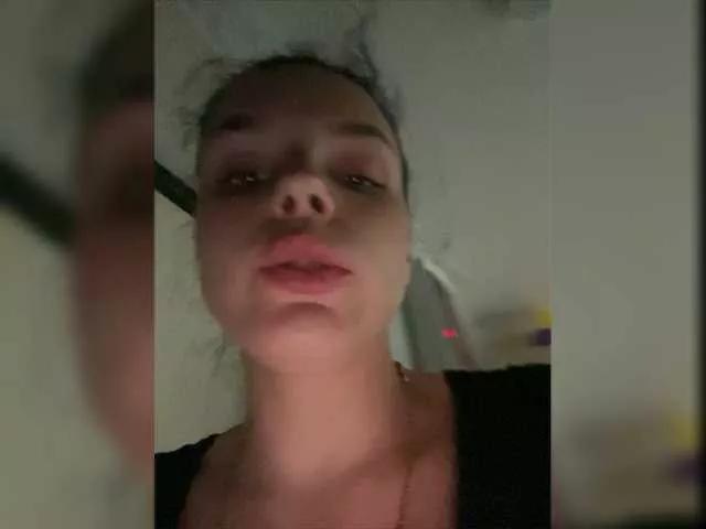 GOLDsuzyy on BongaCams 