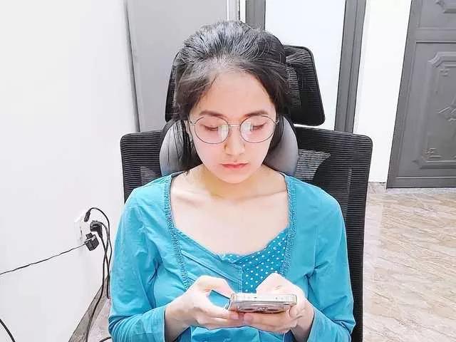 Offline Hana099 on BongaCams