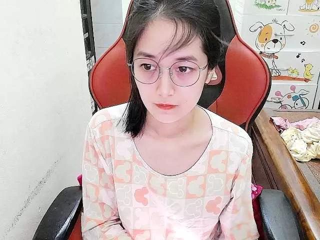 Offline Hana099 on BongaCams