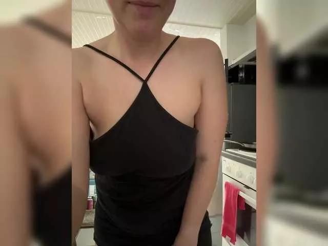 Hanny-ynnaH on BongaCams 