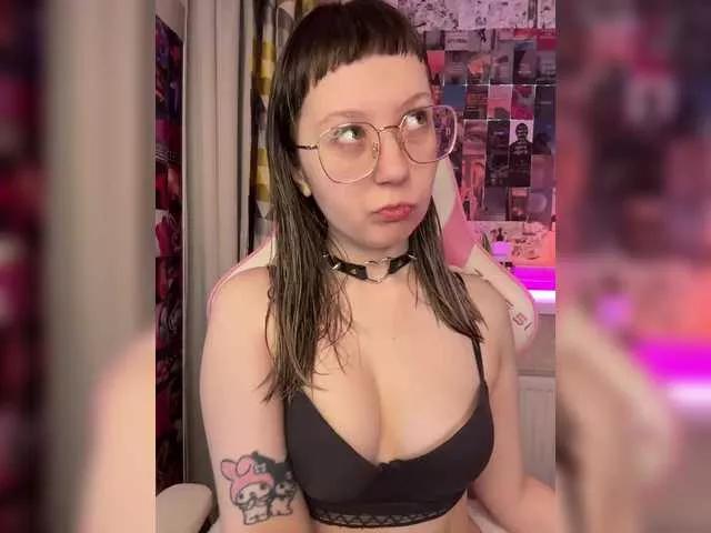 Offline henby-streams on BongaCams