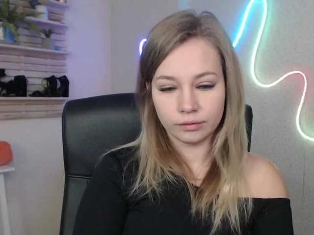 hollyBB on BongaCams 