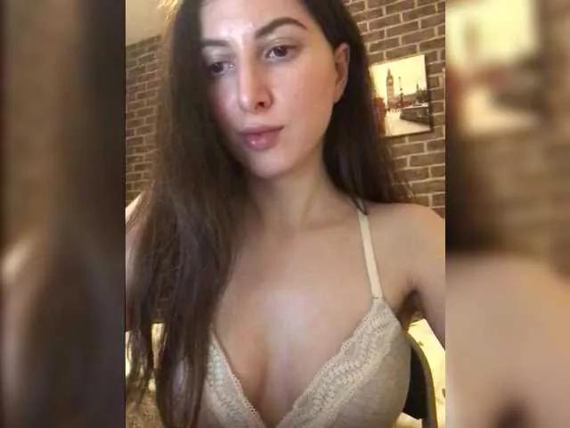 Hot-lina on BongaCams 