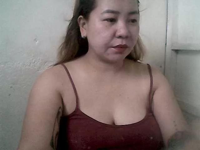 Hotboobies19 on BongaCams 