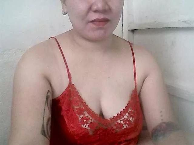 Hotboobies19 on BongaCams 