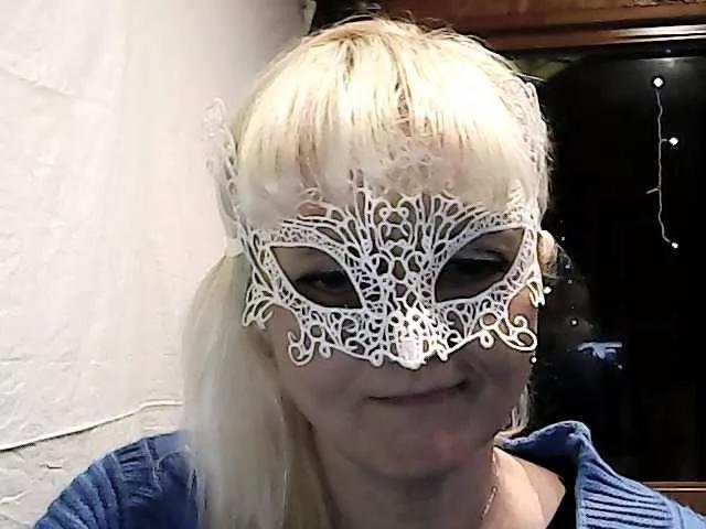 Explore sweet camslut Iinna Iinna from BongaCams