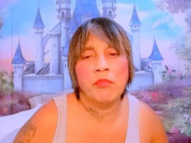 Freechat indianroxy on BongaCams