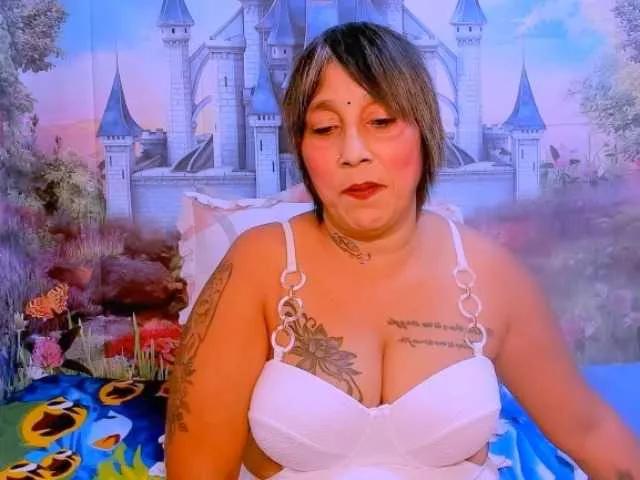 Freechat indianroxy on BongaCams