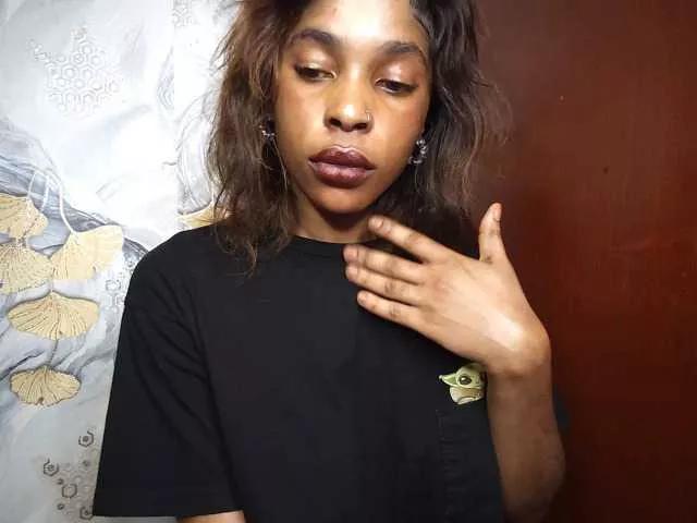 Watch Irey, she wants to masturbate for you irey from BongaCams