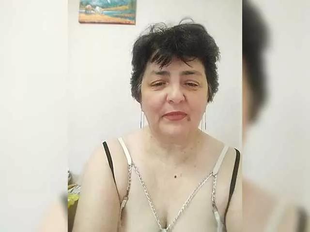 IsXLoves on BongaCams