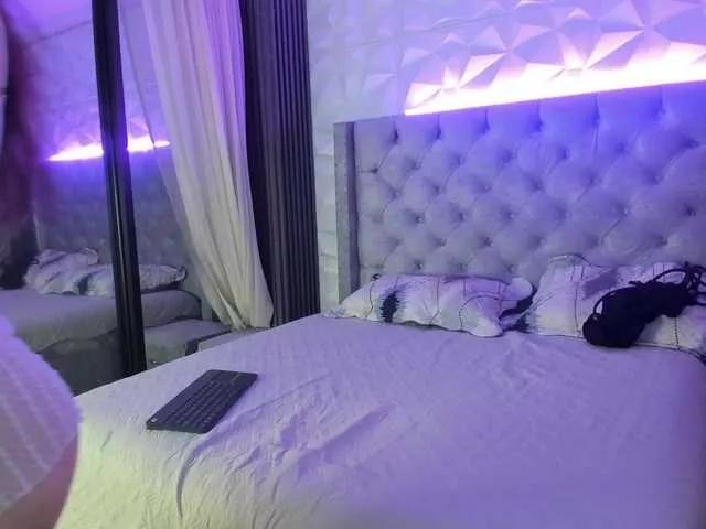 ixy-rouge on BongaCams 