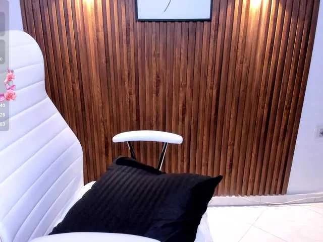 Freechat Jazmin-Kitana on BongaCams