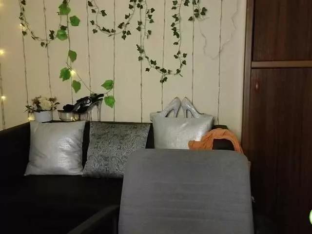 Jullyblondkiss on BongaCams