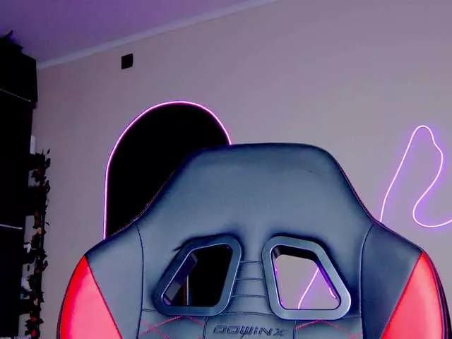 Offline karo131324 on BongaCams