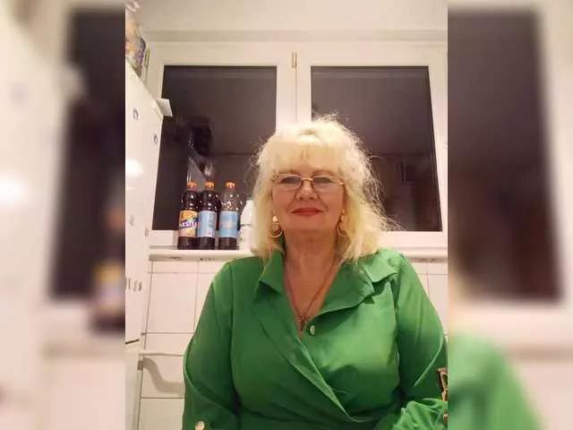 Freechat KASANDRABOLOSHKA on BongaCams