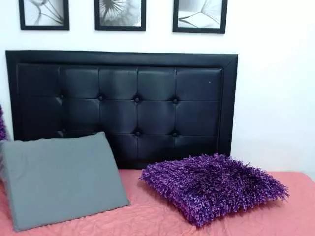 kelly-joness on BongaCams 