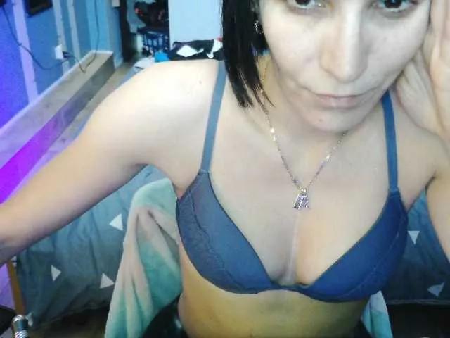 Offline Kelya on BongaCams