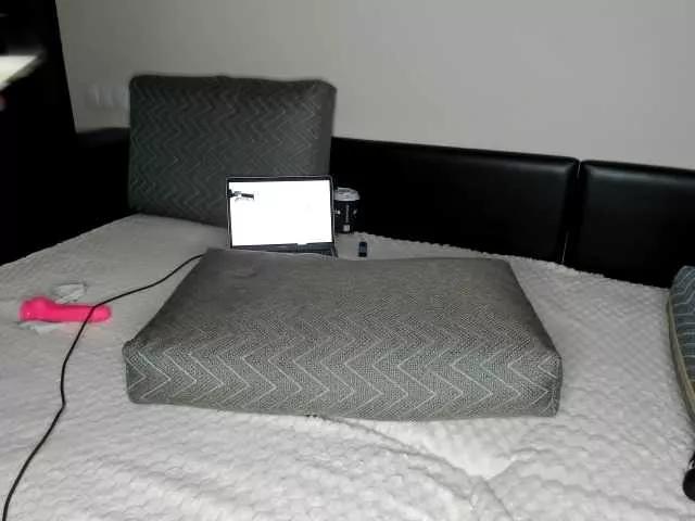 Amazing KerryBelly wants you to fuck her body now KerryBelly from BongaCams