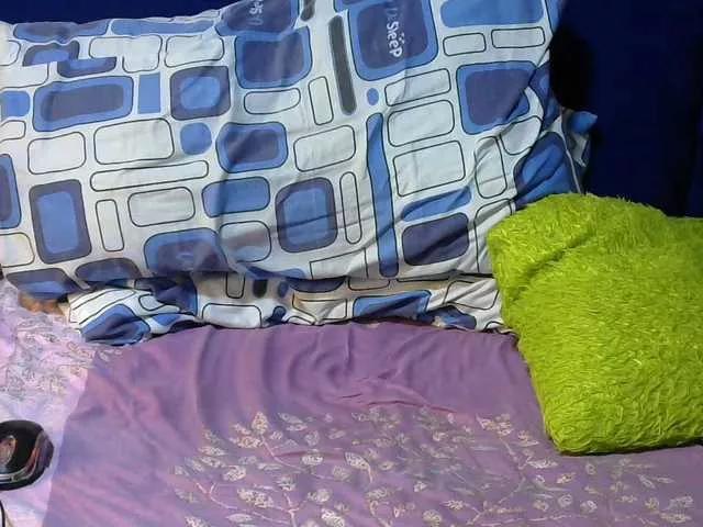 Kikicaster on BongaCams 