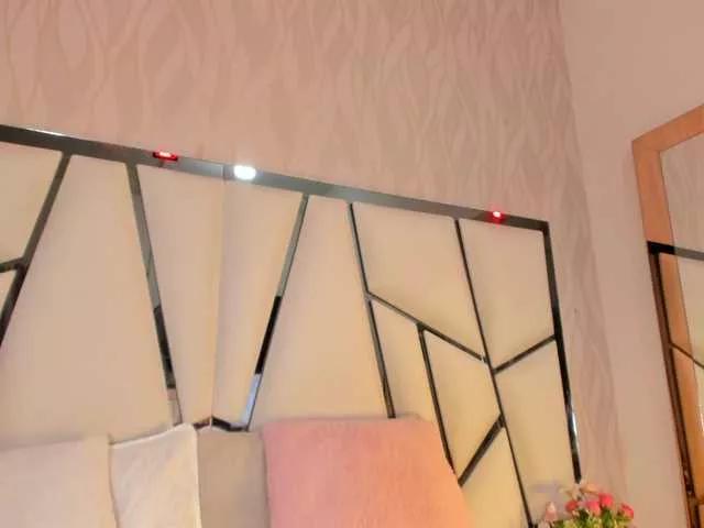 Join sweet slut Kimberlydaring kimberlydaring from BongaCams