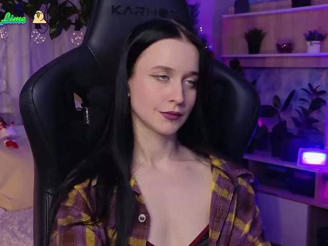 KiraLiLime on BongaCams 