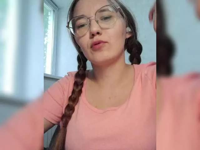 Kisa75 on BongaCams