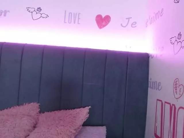 Offline KittyBrooke on BongaCams