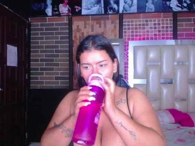 KrissSweetBoobs on BongaCams 
