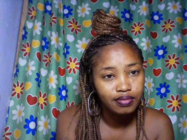 Offline kylie11 on BongaCams