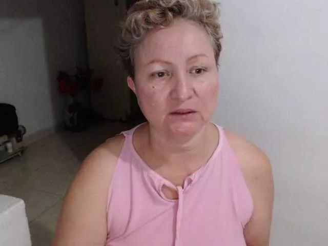 Offline LADYQUEEN520 on BongaCams
