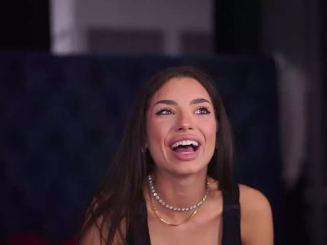 LalaRoze on BongaCams 