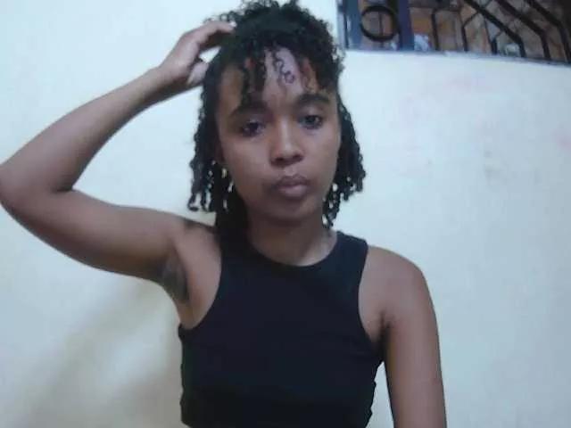 Offline Laminnah on BongaCams