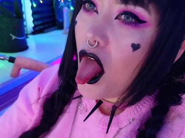 Offline Laura-Wicked on BongaCams