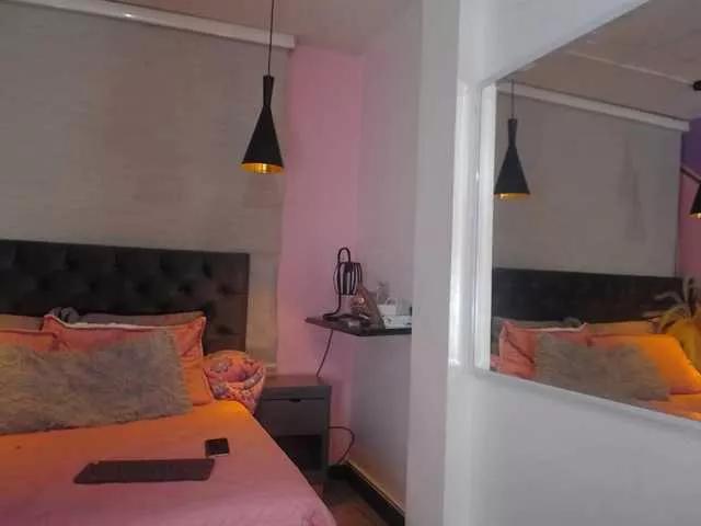 Offline lauraltt on BongaCams