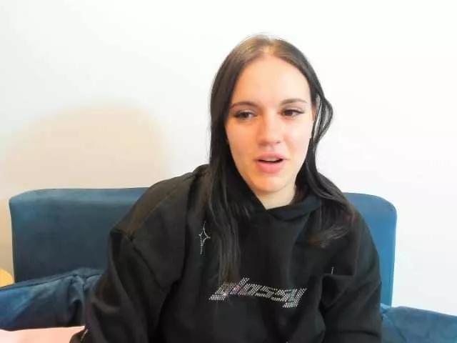 LaylaCute on BongaCams 