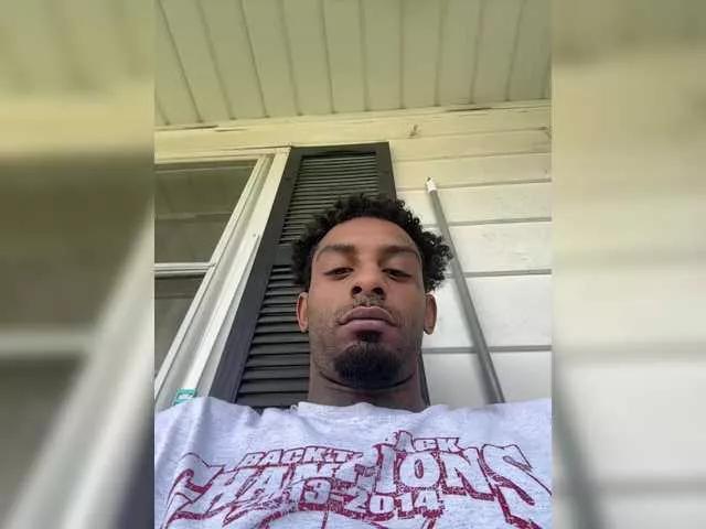 Lilbucket908 on BongaCams 