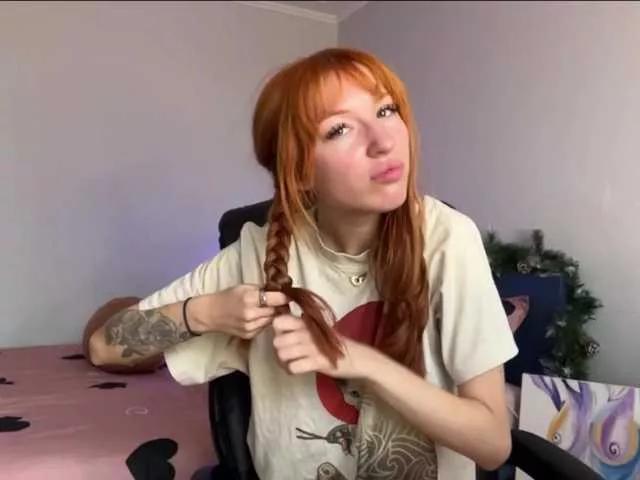 LillyMays on BongaCams