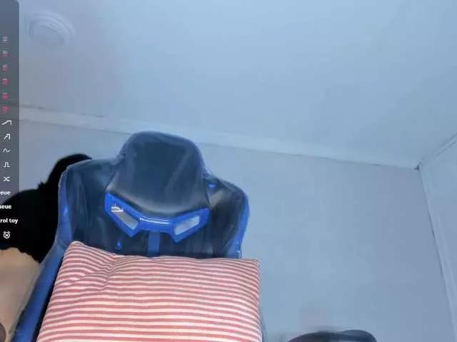 Offline Lissalittlee on BongaCams