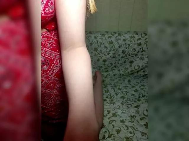 little-pussy3 on BongaCams 