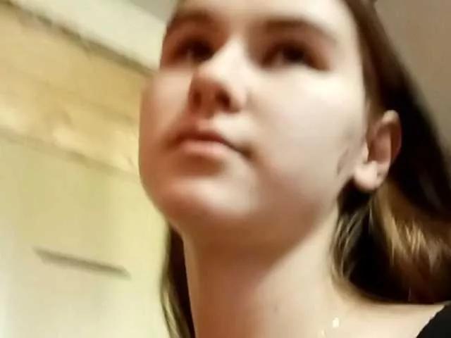 Offline littleowlx on BongaCams