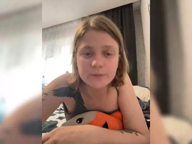 Join Lowensand, she wants to masturbate for you Lowensand from BongaCams