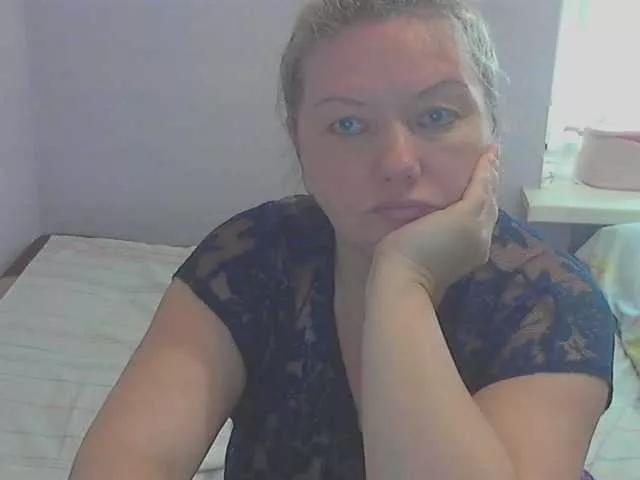 Offline LucyAlexis on BongaCams