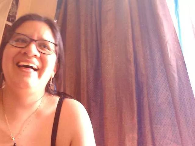 lucyLUxxx on BongaCams 