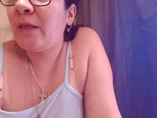 lucyLUxxx on BongaCams 
