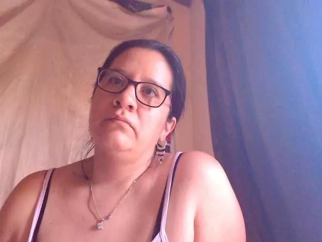 lucyLUxxx on BongaCams 