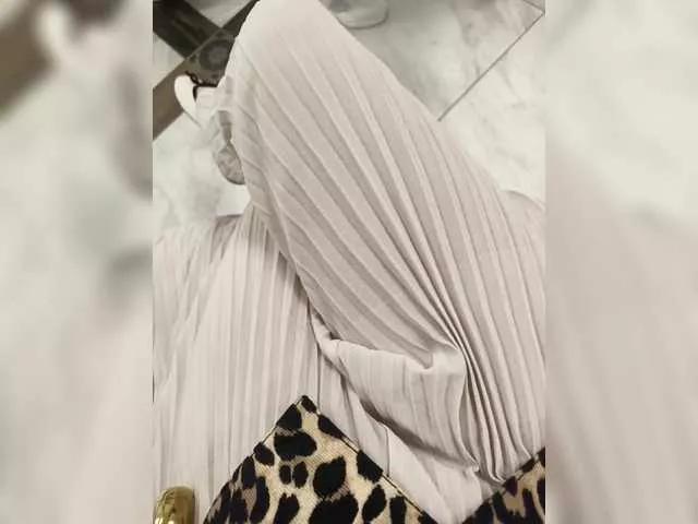 Offline lulu15a on BongaCams