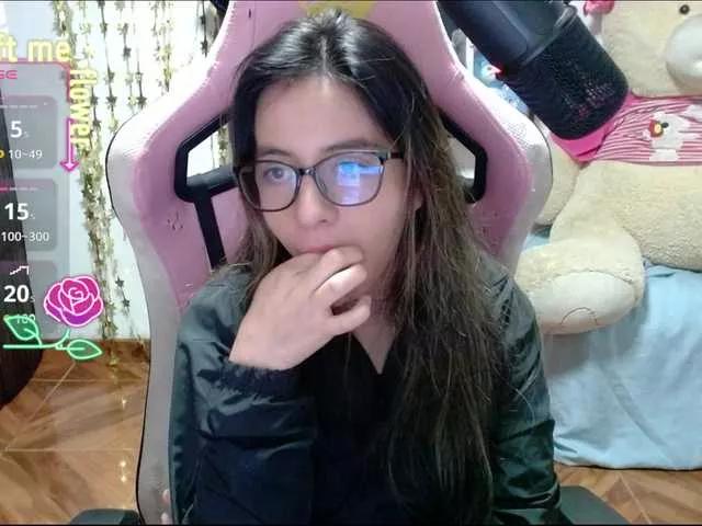 Offline Maggie-Fox on BongaCams